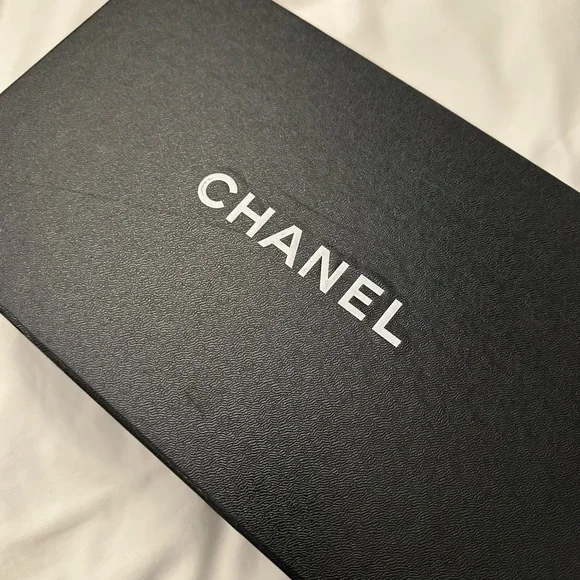 AUTHENTIC CHANEL ESPADRILLES - Picture 5 of 7